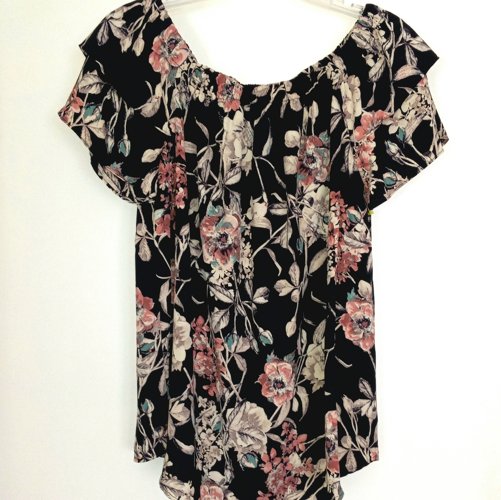 M t s black floral print blouse size M.